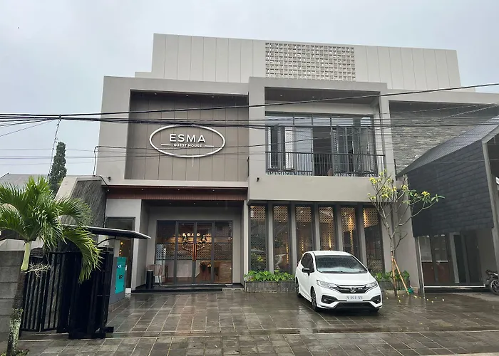 Esma Family Guesthouse Malang