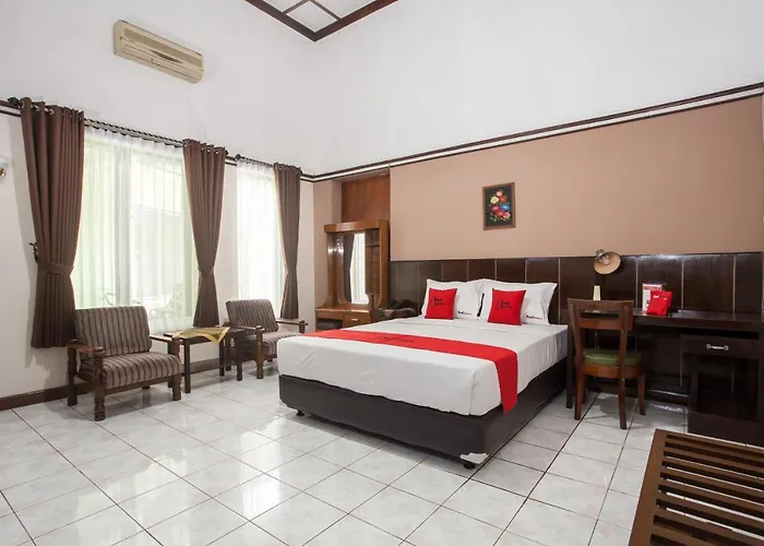 RedDoorz near Balai Kota Malang Hotel